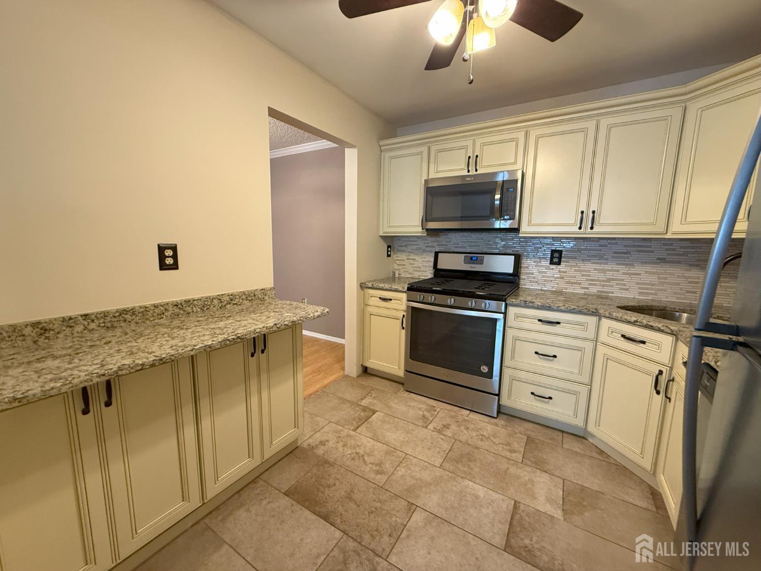 38 Cheverny Court, Hamilton NJ 08619 - View 3