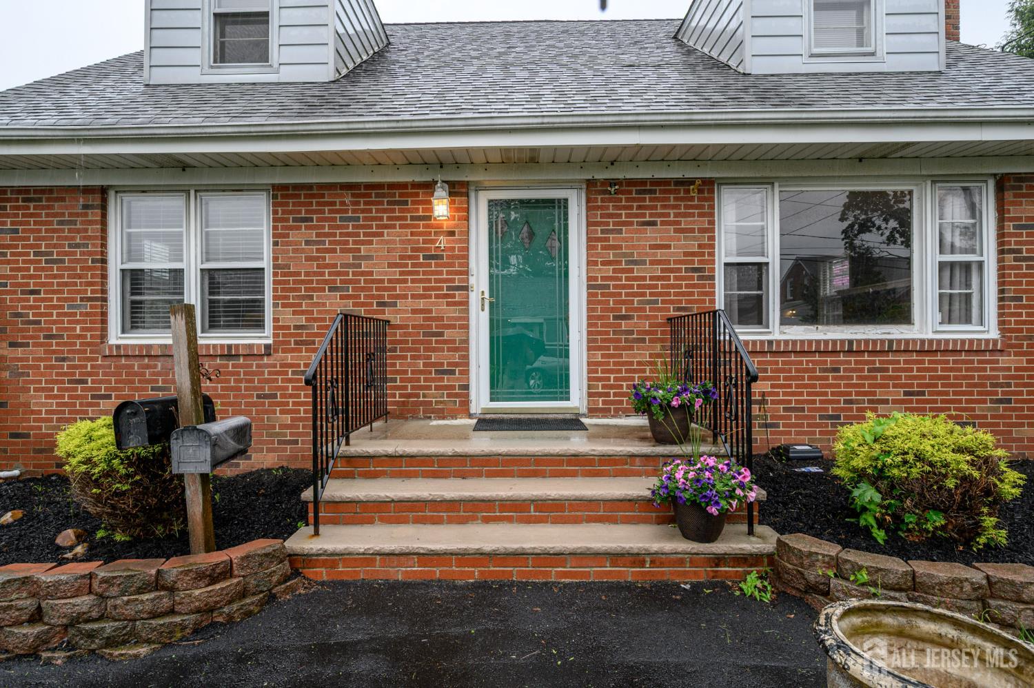 4 Ashwood Place, North Brunswick NJ 08902 - View 2
