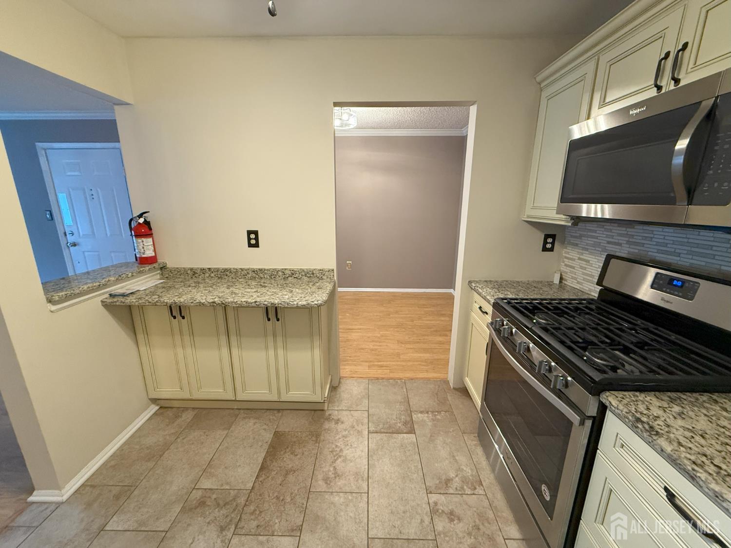38 Cheverny Court, Hamilton NJ 08619 - View 4