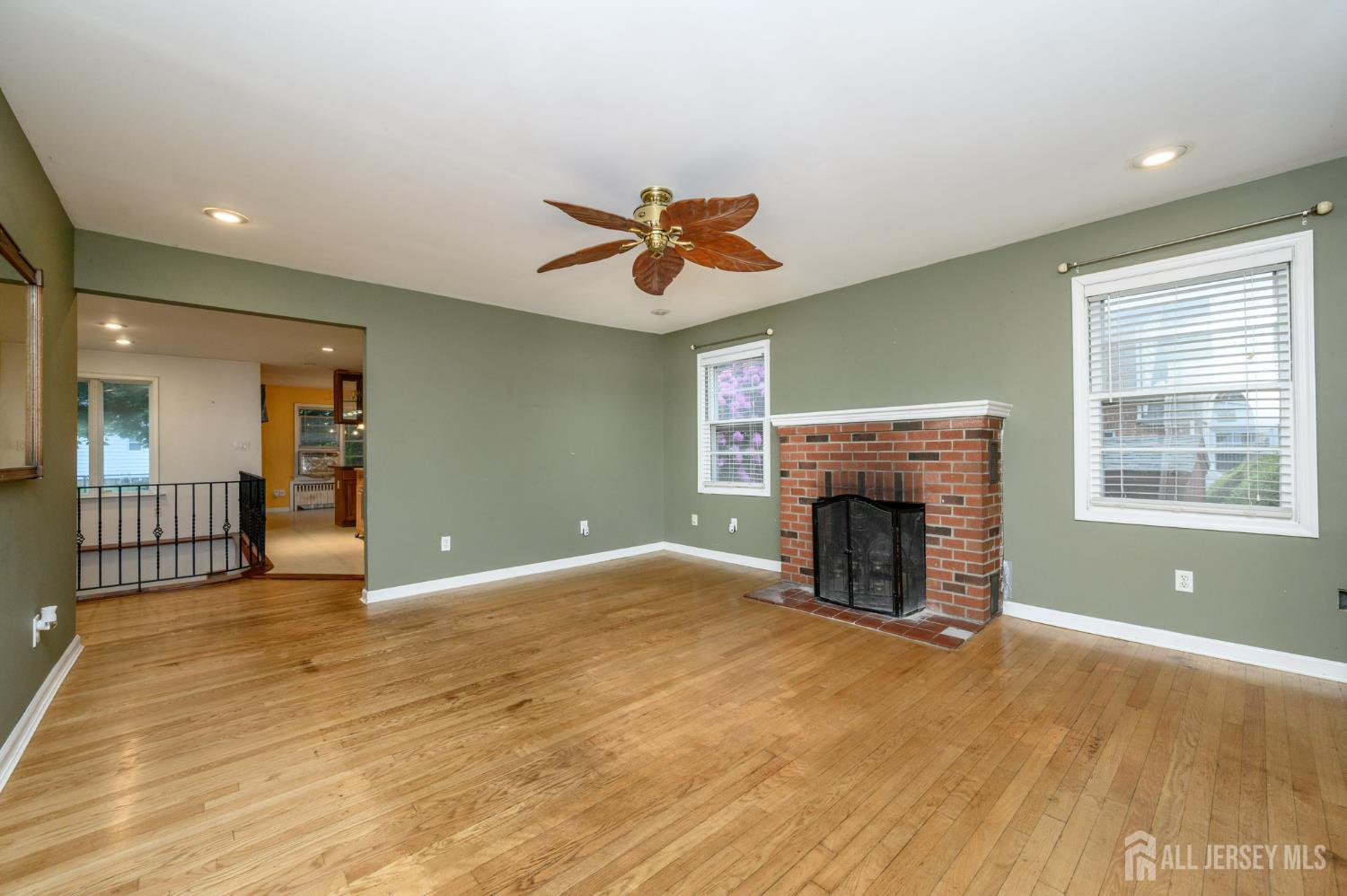 4 Ashwood Place, North Brunswick NJ 08902 - View 4