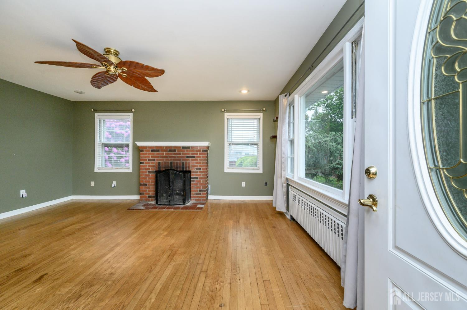 4 Ashwood Place, North Brunswick NJ 08902 - View 3