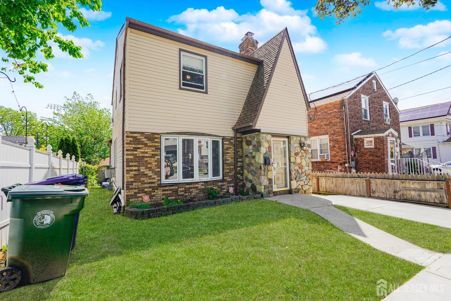 371 Alpine Street, Perth Amboy NJ 08861 - View 2