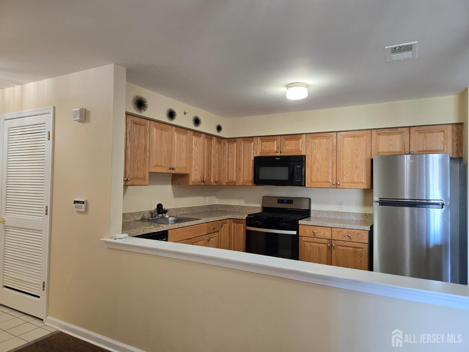 1338 Fernwood Court, New Brunswick NJ 08901 - View 4