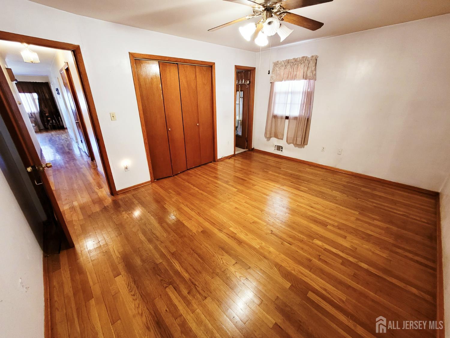 694 Vincent Place, Perth Amboy NJ 08861 - View 3