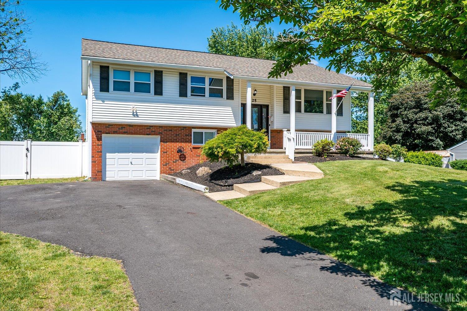 25 Yorktowne Drive, Manalapan NJ 07726 - View 2