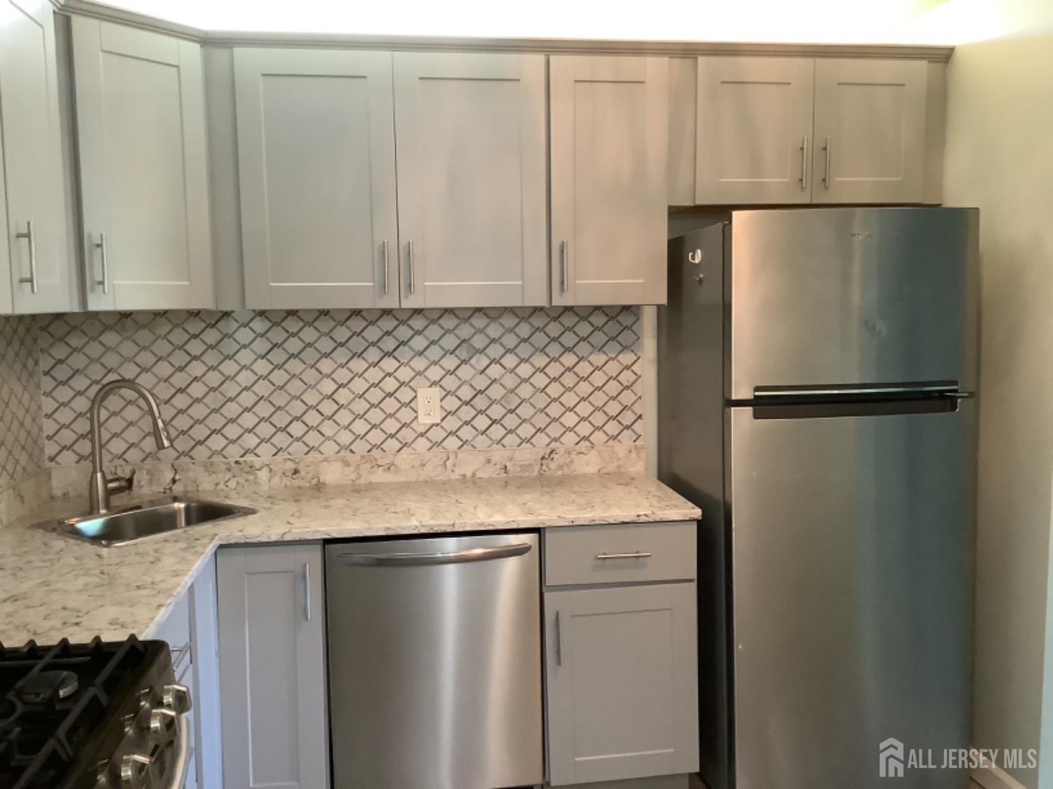 336 wimbeldon Court, North Brunswick NJ 08902 - View 5