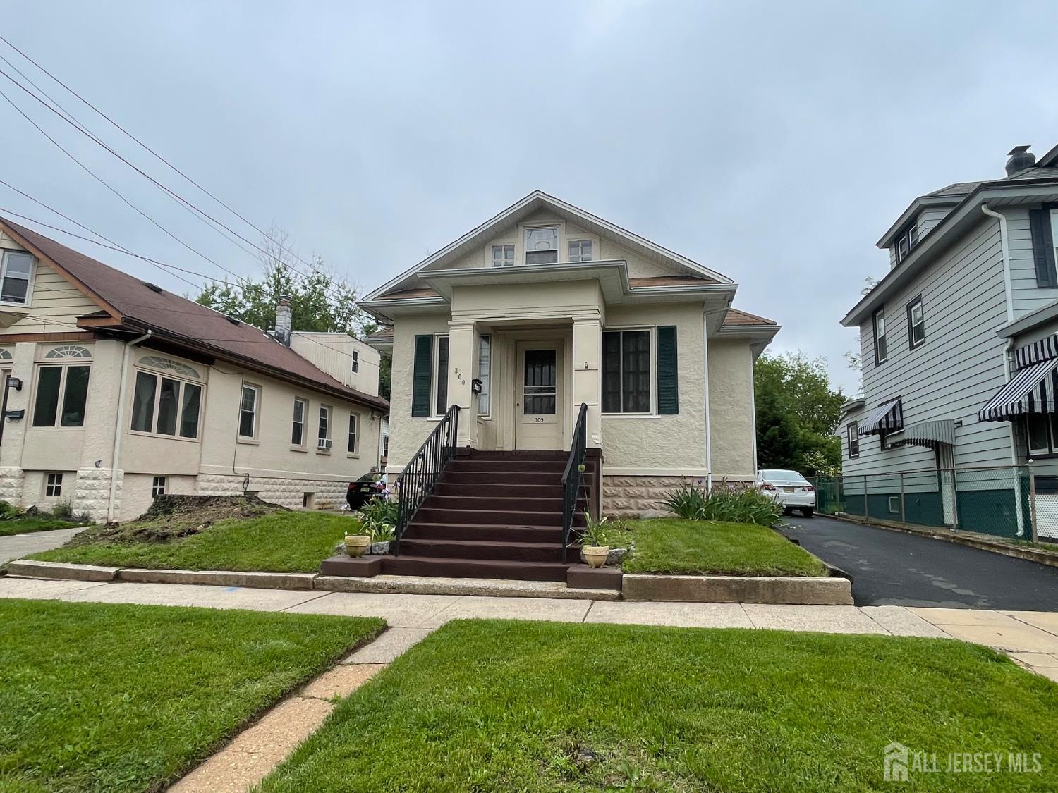 309 S 2nd Avenue S, Highland Park NJ 08904 - View 2