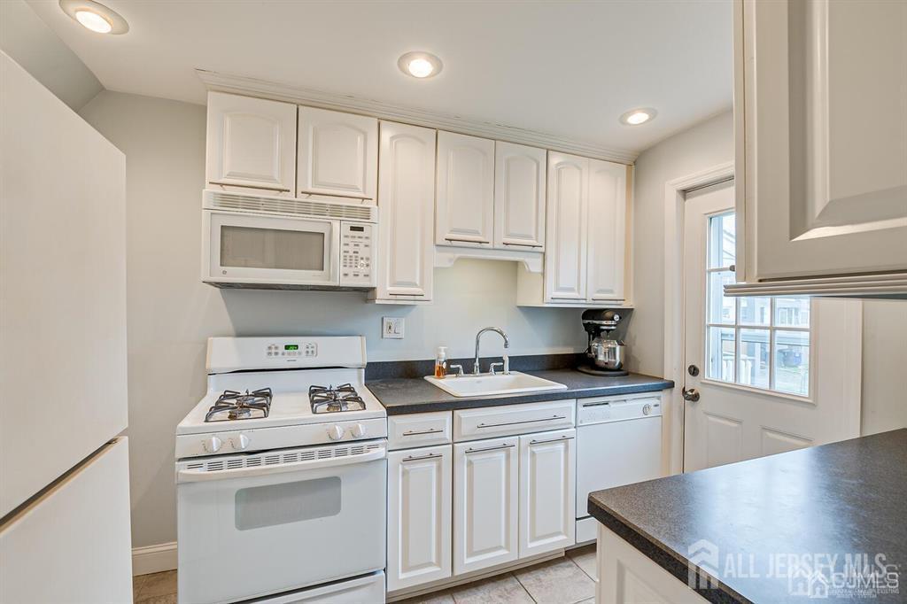33 Victory Court, Metuchen NJ 08840 - View 3