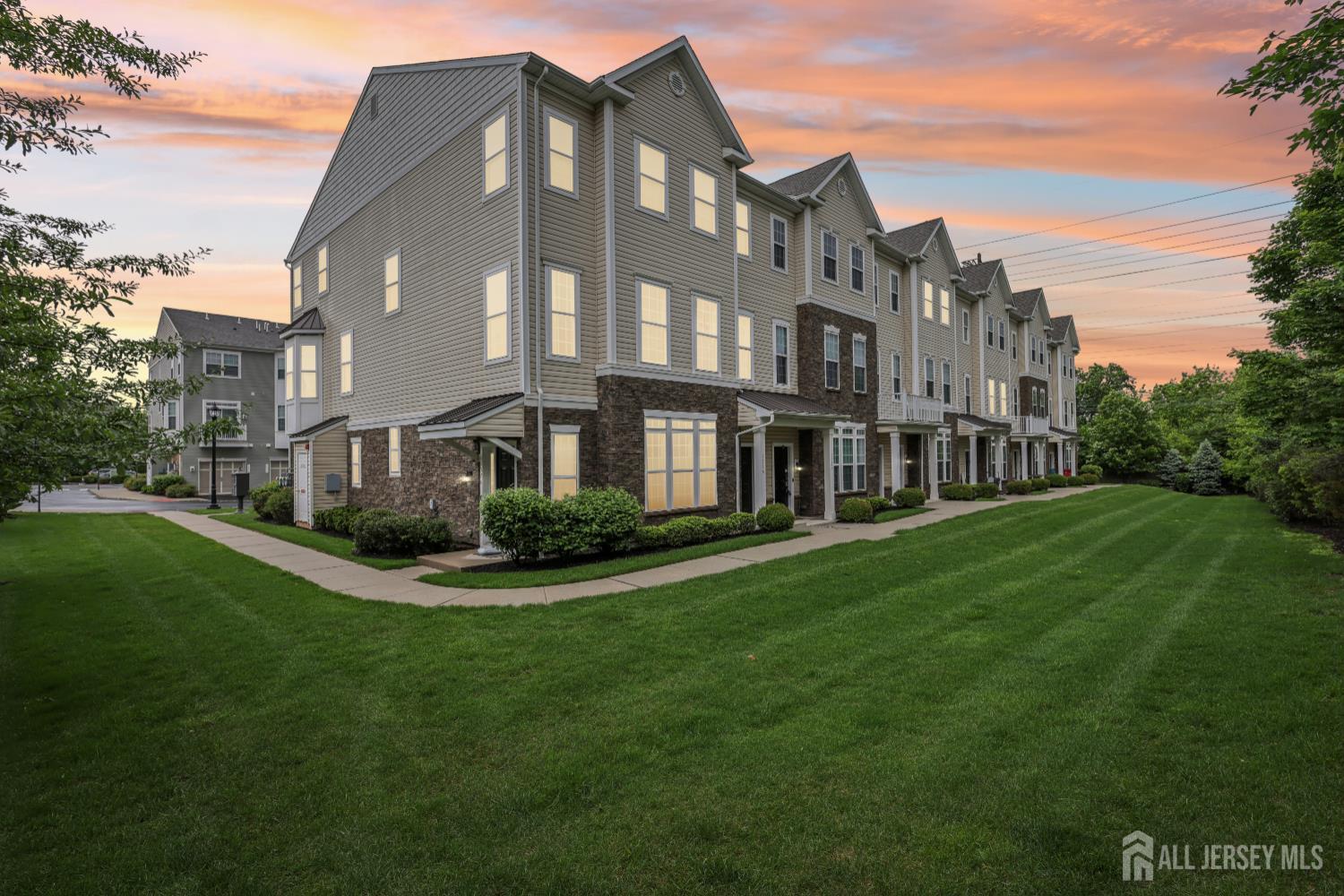 1525 Hudson Circle, Highland Park NJ 08904 - View 2