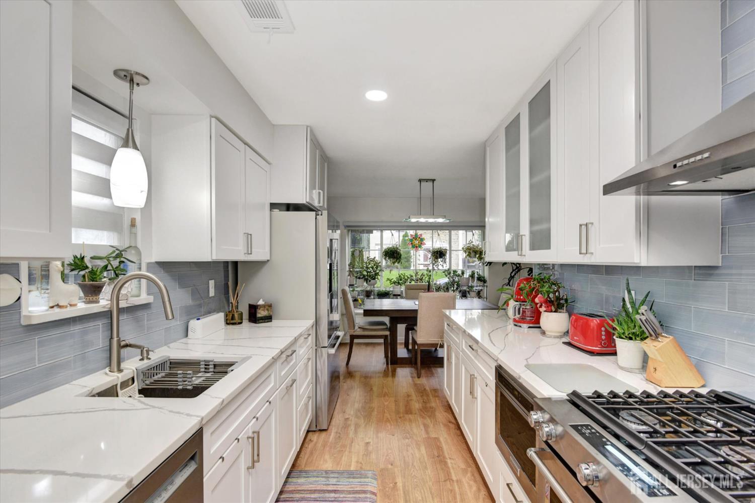 104 Brewster Circle, Old Bridge NJ 08857 - View 2