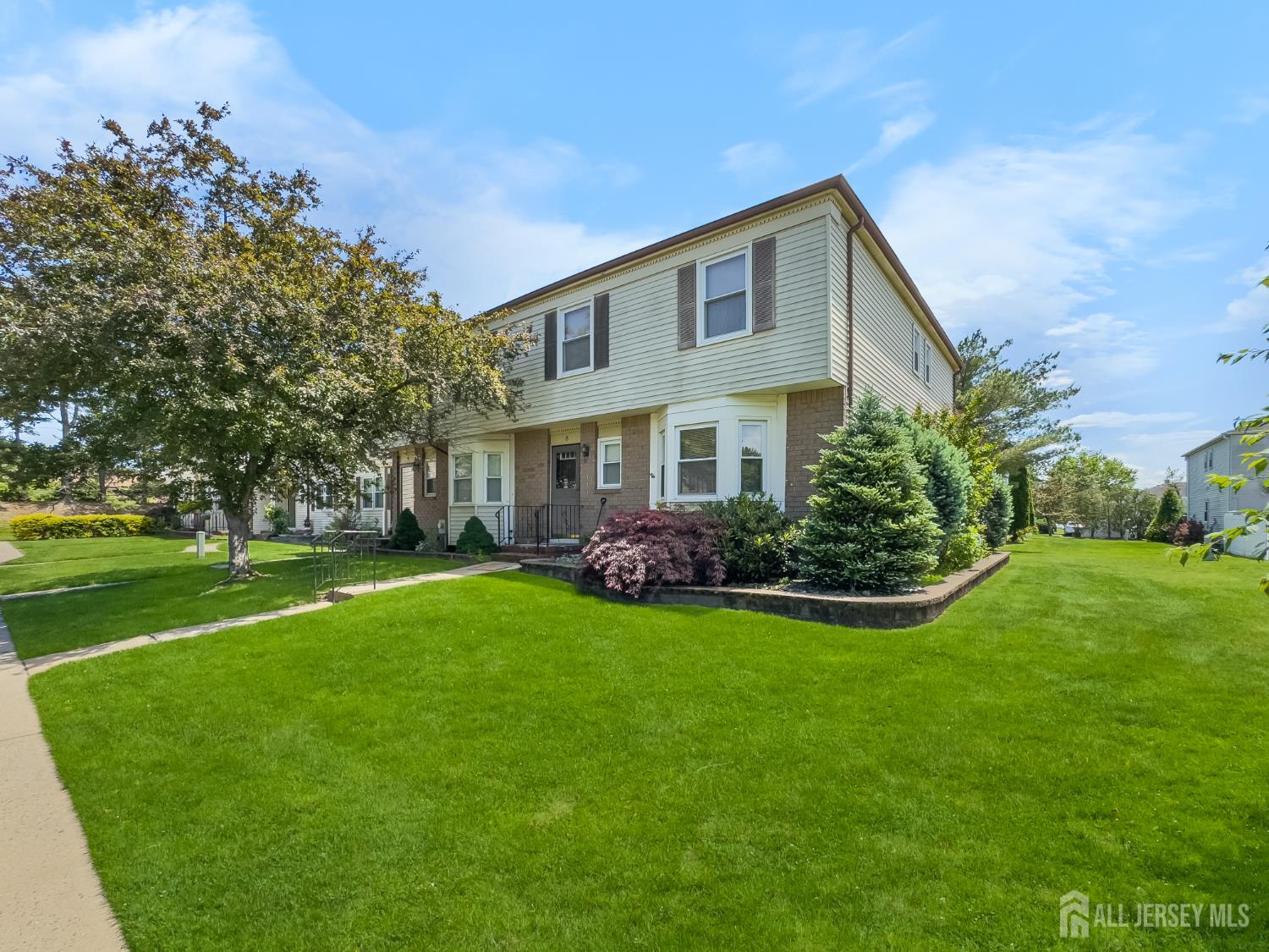 8 Fern Court, Sayreville NJ 08872 - View 2