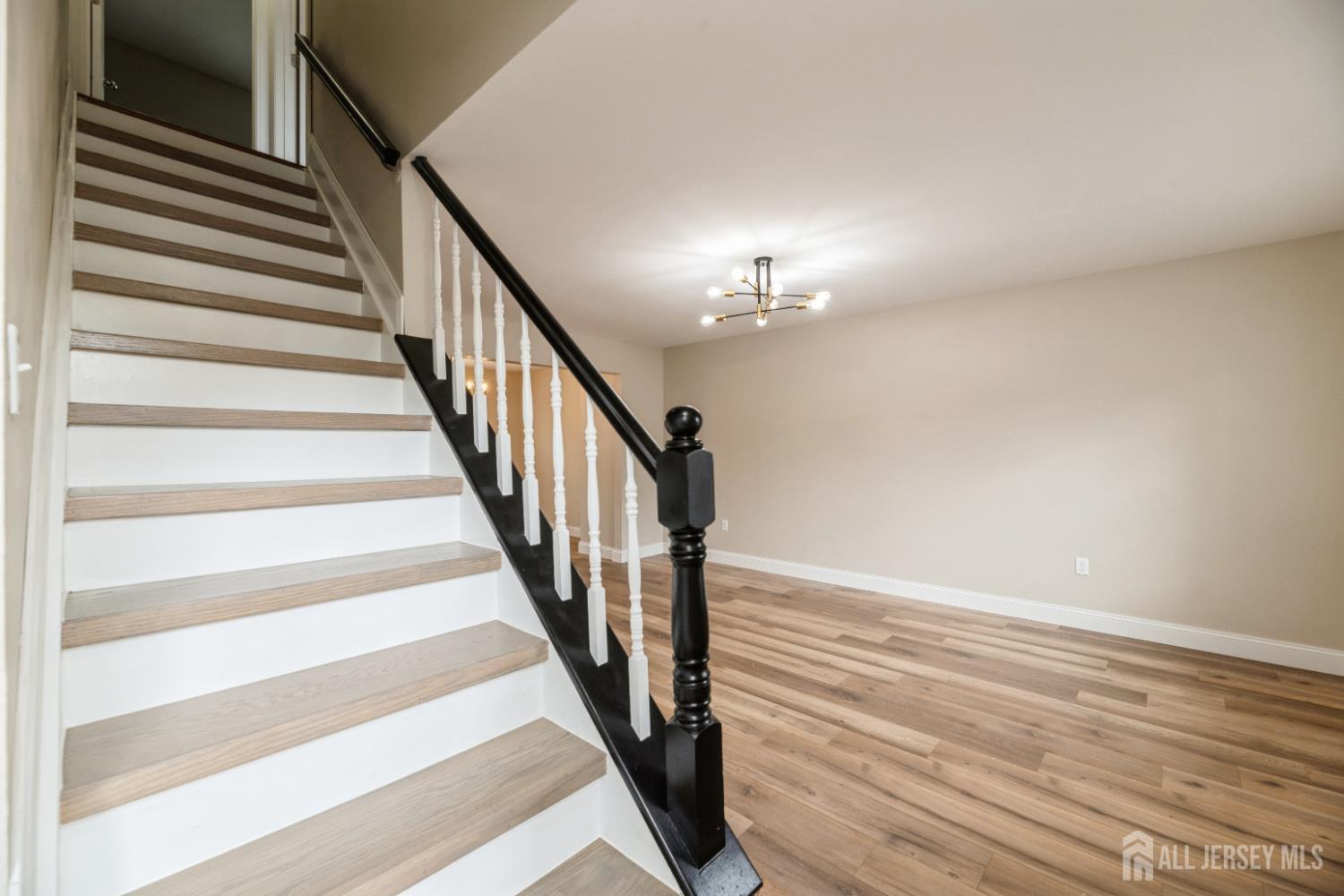 24 Delikat Lane, Sayreville NJ 08872 - View 3