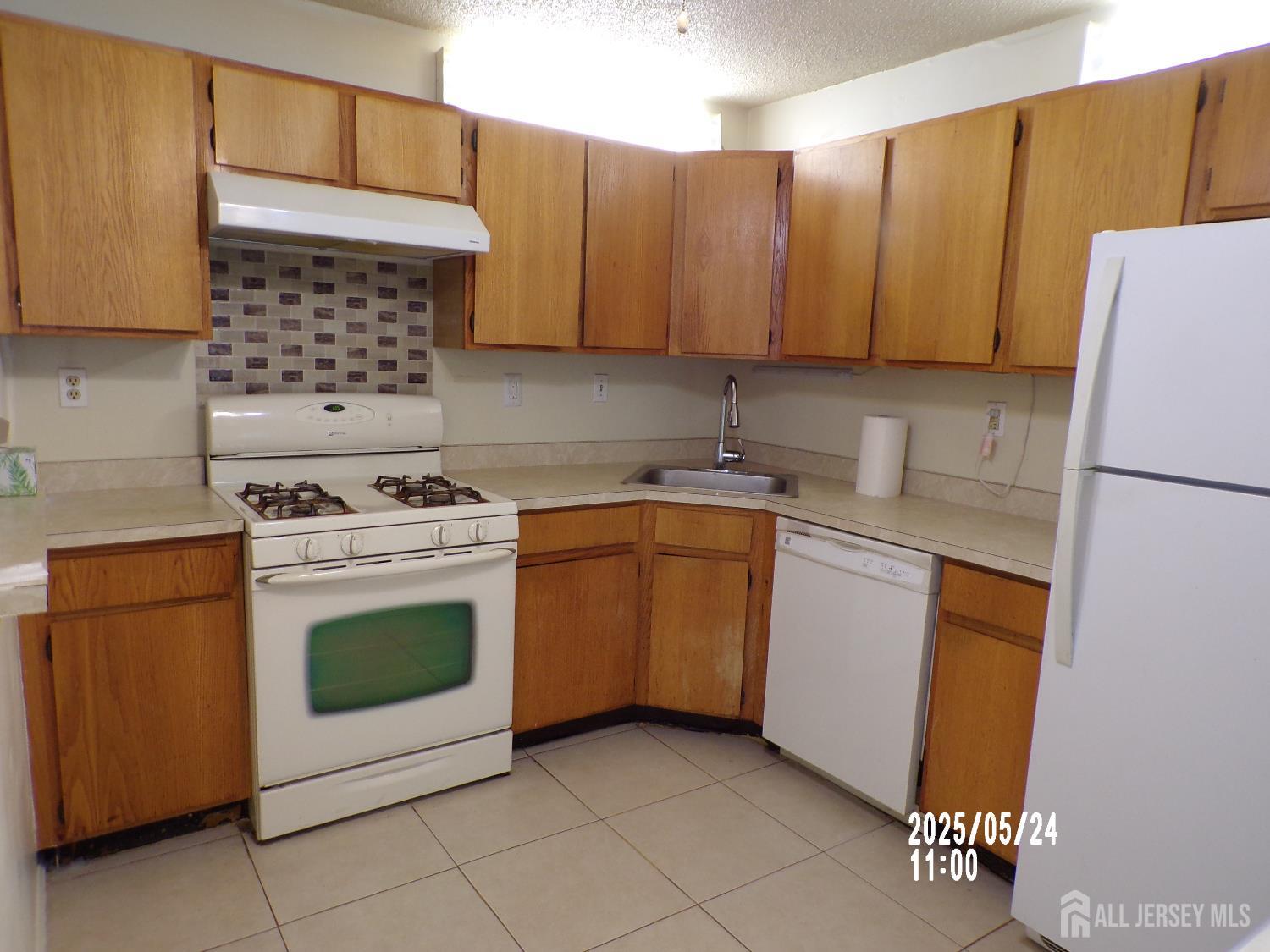 77 Clay Street, North Brunswick NJ 08902 - View 4