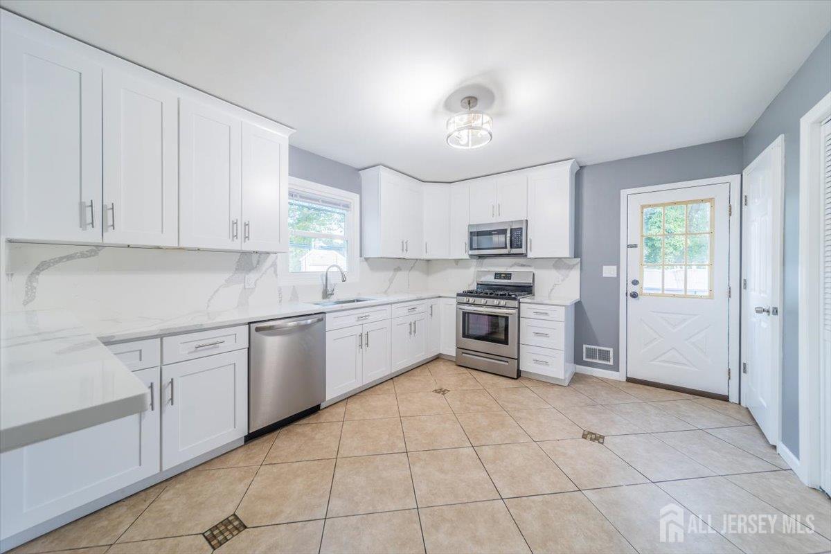 846 Voorhees Avenue, Middlesex NJ 08846 - View 4