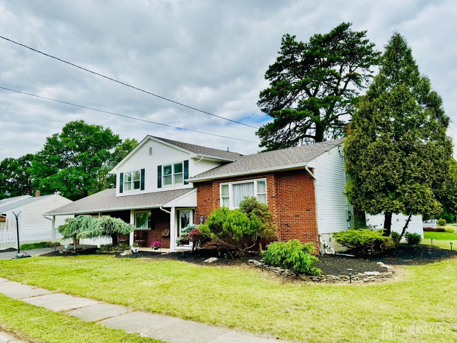 7 Rosewood Drive, Milltown NJ 08850 - View 3