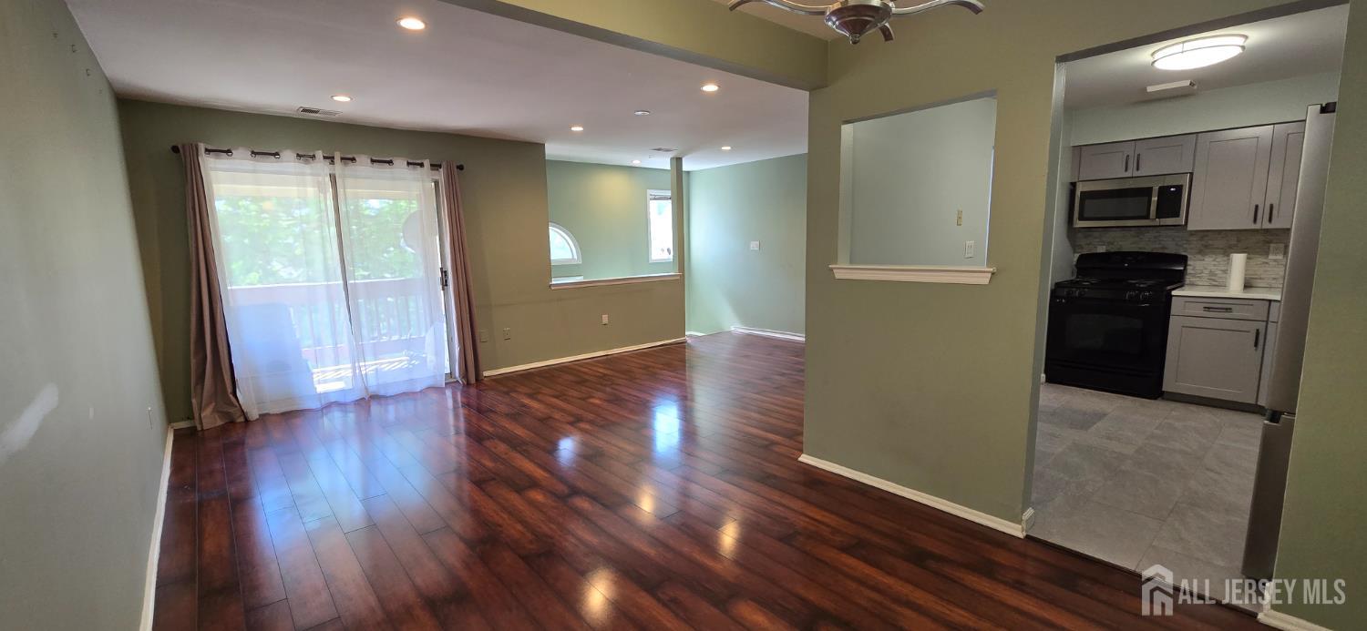 310 Michaels Court # 310, Woodbridge Proper NJ 07095 - View 4