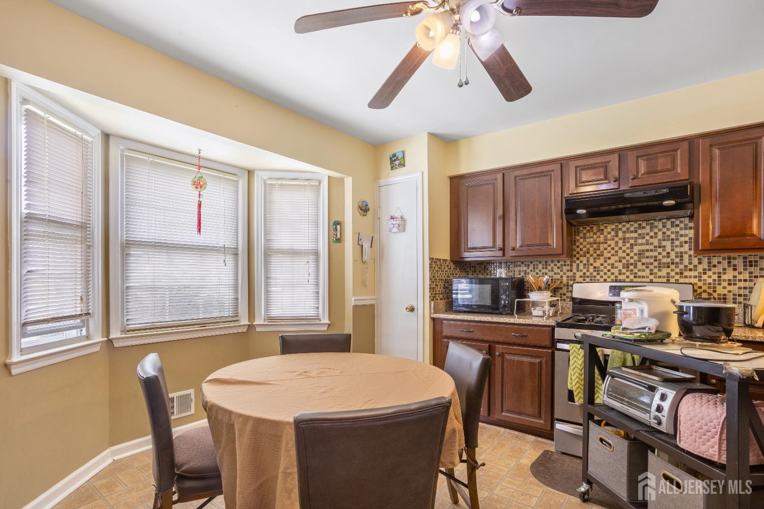 32 Astor Court, Sayreville NJ 08872 - View 4