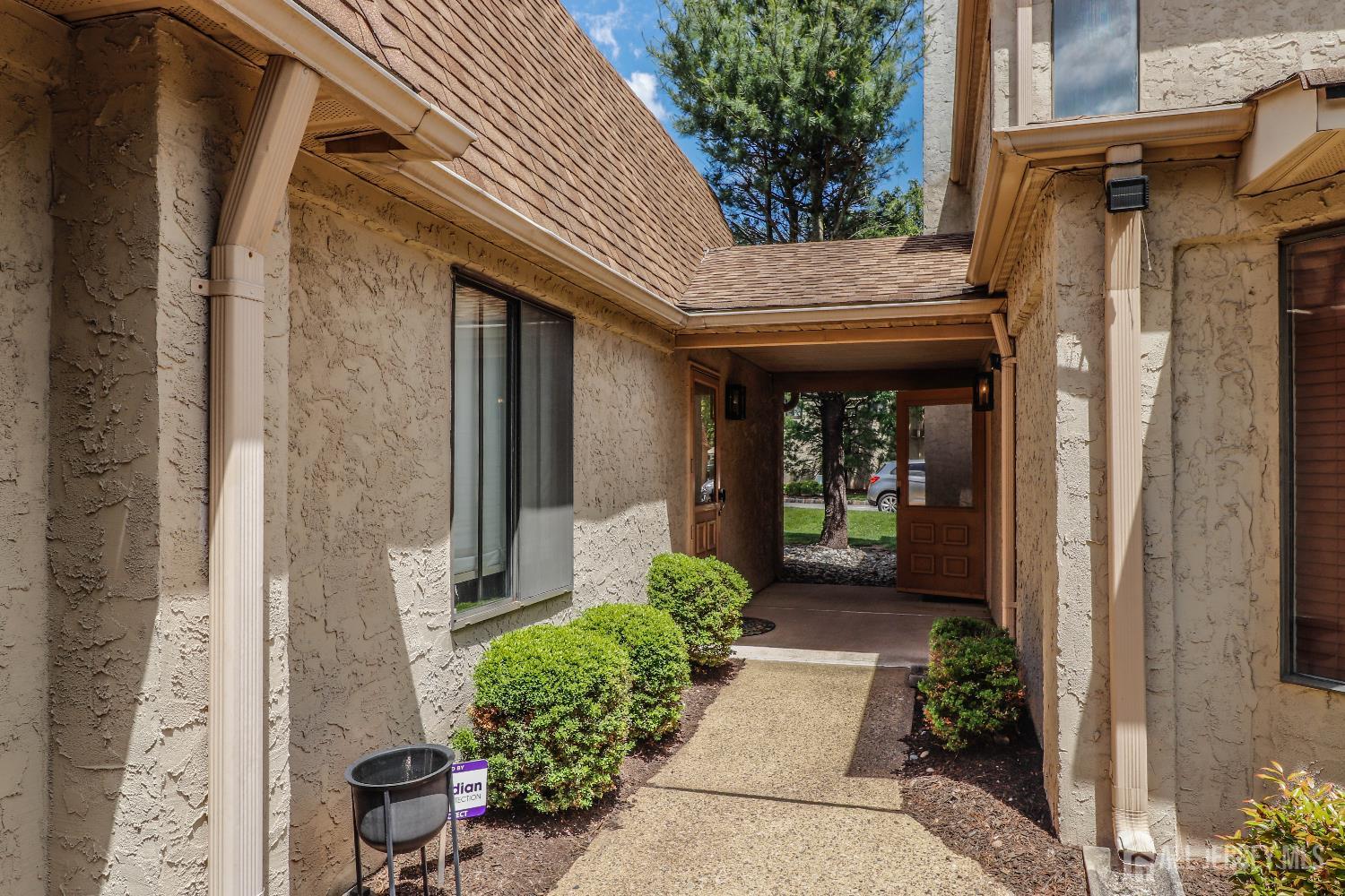 22 Carriage Place, Edison NJ 08820 - View 3