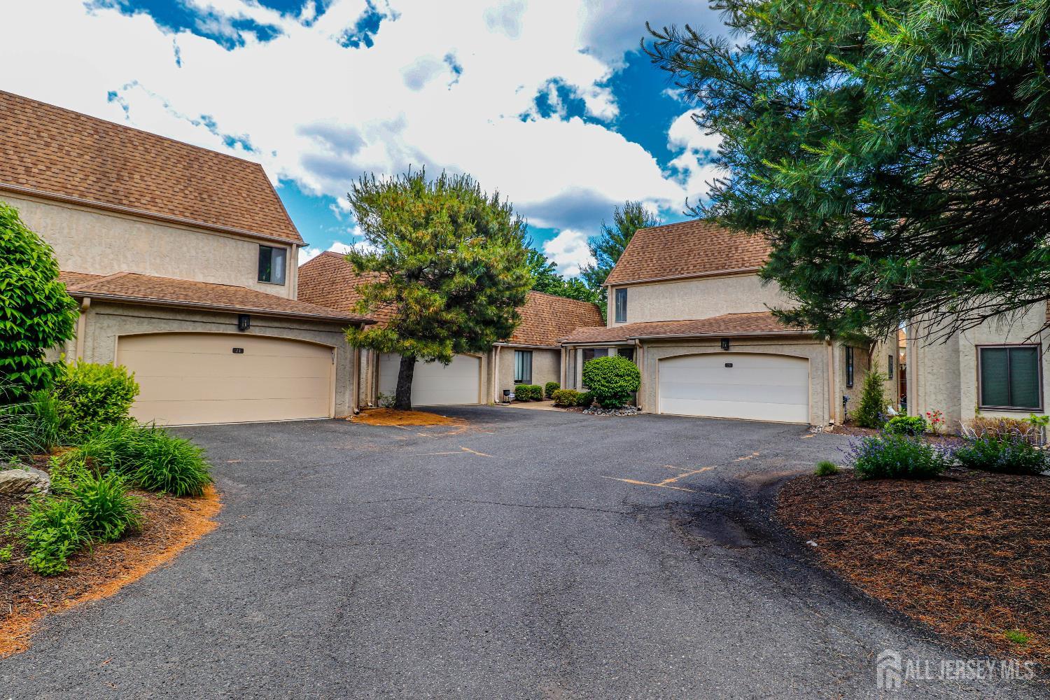 22 Carriage Place, Edison NJ 08820 - View 2