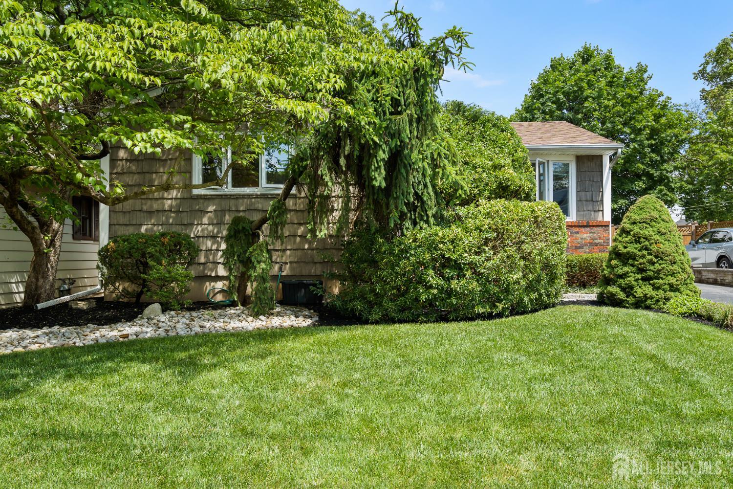 25 Suydam Avenue, Edison NJ 08817 - View 2