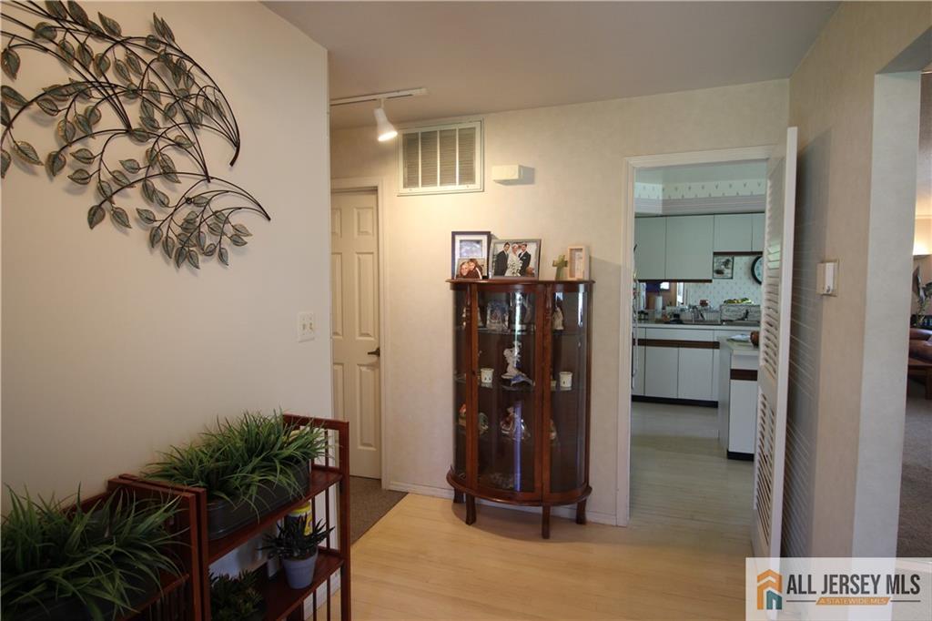 25 Bedfordshire Drive, Monroe NJ 08831 - View 4