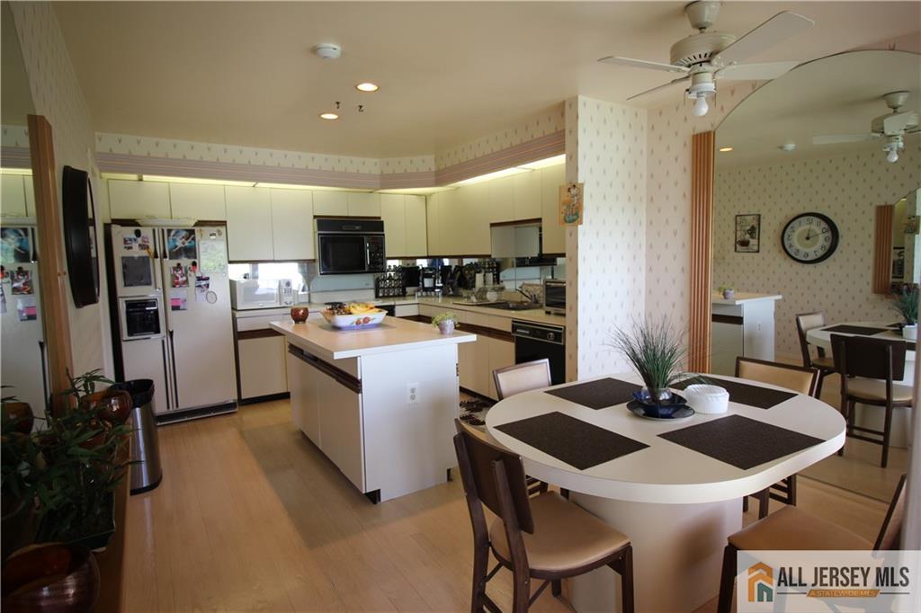 25 Bedfordshire Drive, Monroe NJ 08831 - View 5