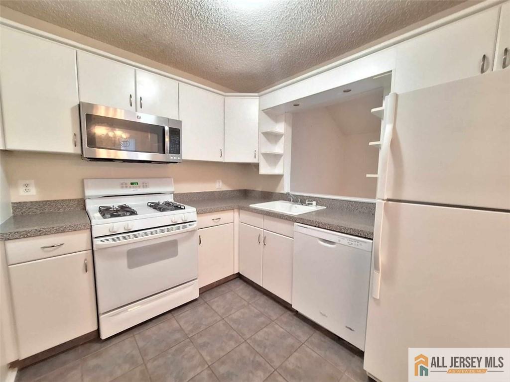 511 Sunshine Court, Sayreville NJ 08859 - View 3