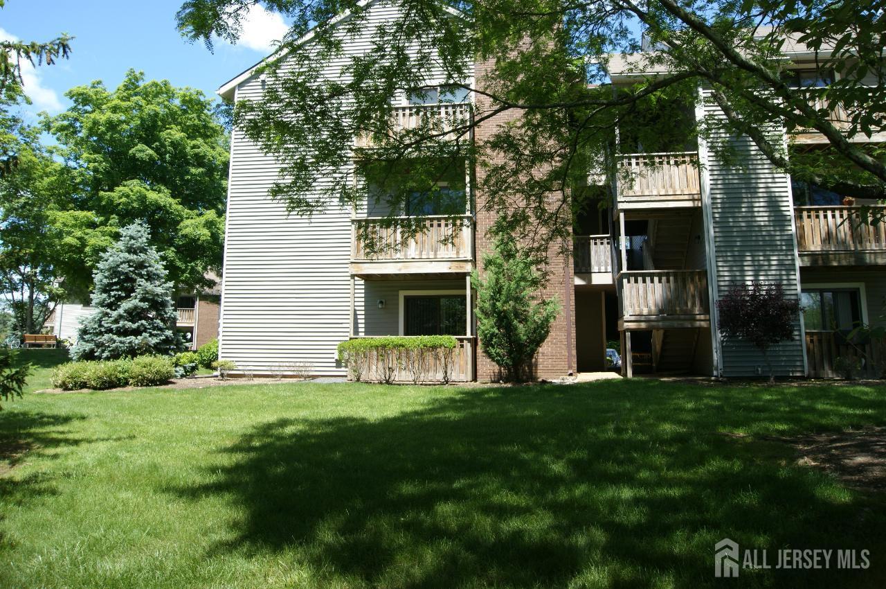 422 E Ravens Crest Drive, Plainsboro NJ 08536 - View 4