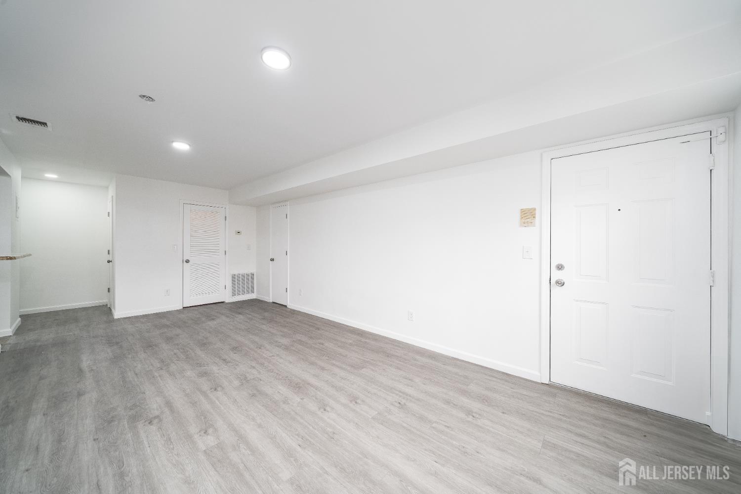 392 College Drive, Edison NJ 08817 - View 3