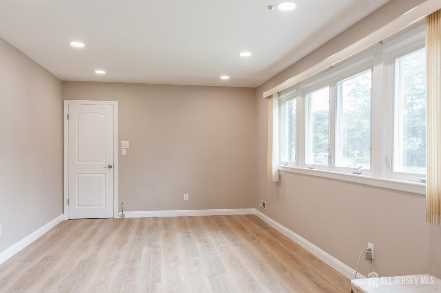 14 Agate Road, East Brunswick NJ 08816 - View 4