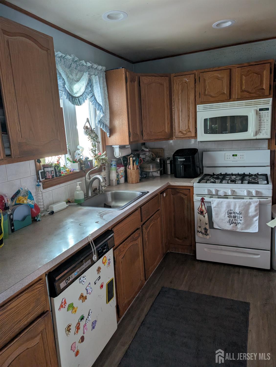 33 Cypress Street, Carteret NJ 07008 - View 4