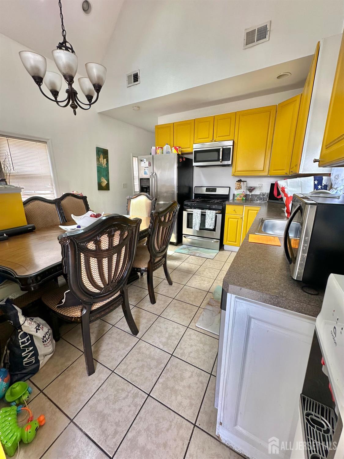 428 Broadhead Place, Perth Amboy NJ 08861 - View 5