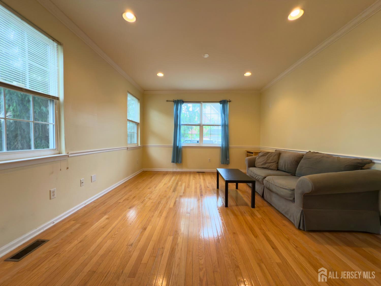 315 Birch Court, New Brunswick NJ 08901 - View 2