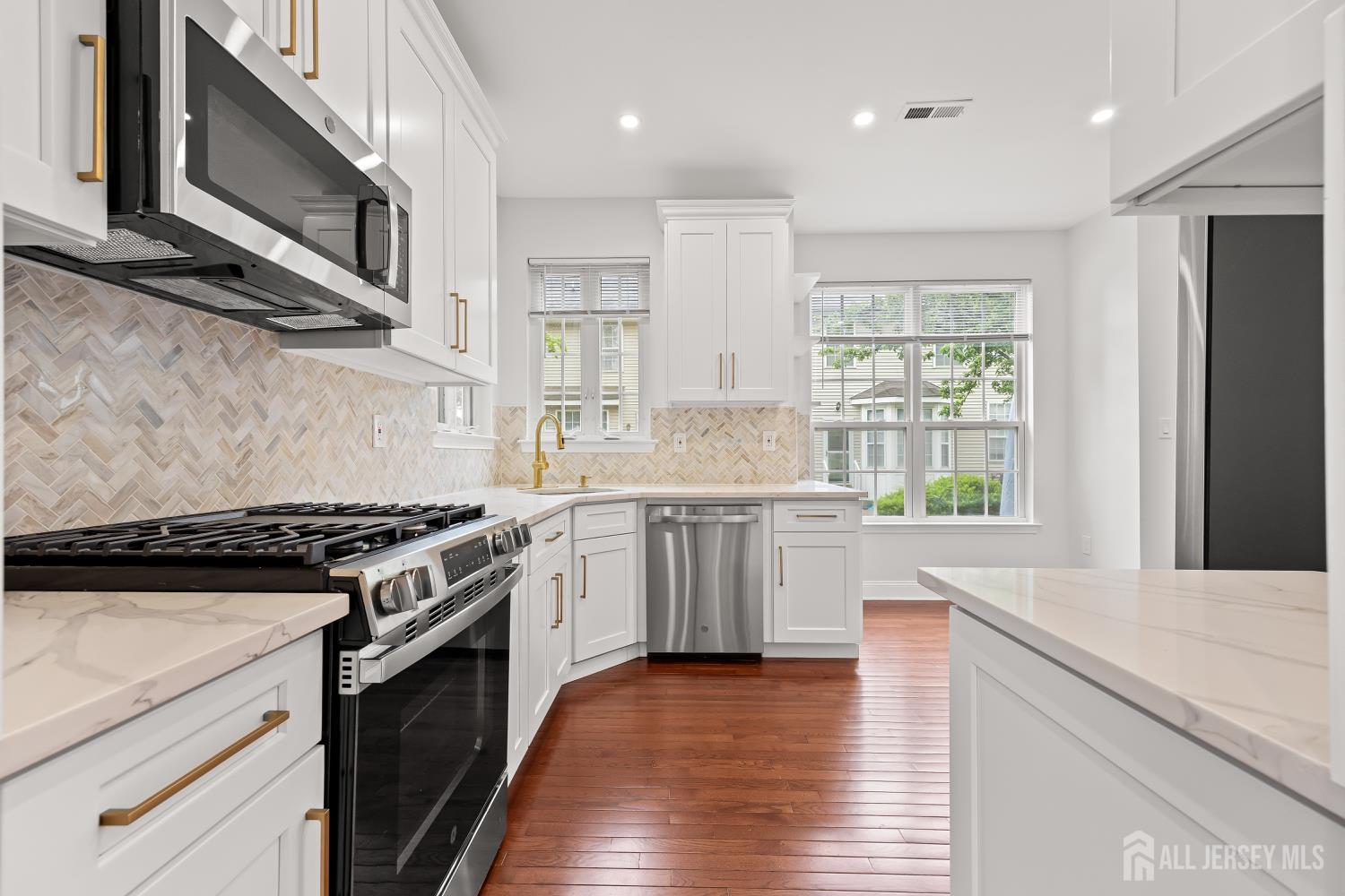 19 Grossweiler Lane, Parlin NJ 08859 - View 2