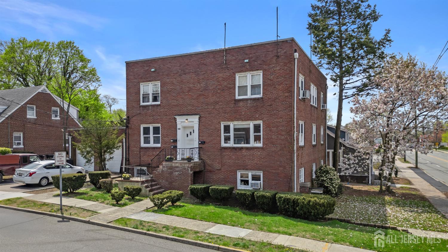 Homes for Sale in Highland Park, NJ
