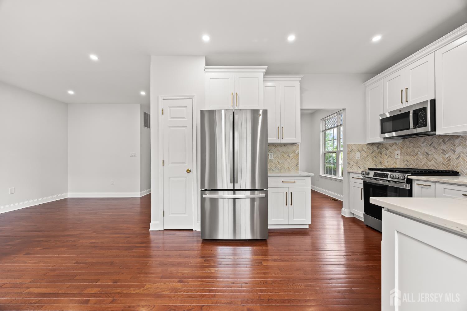 19 Grossweiler Lane, Parlin NJ 08859 - View 3