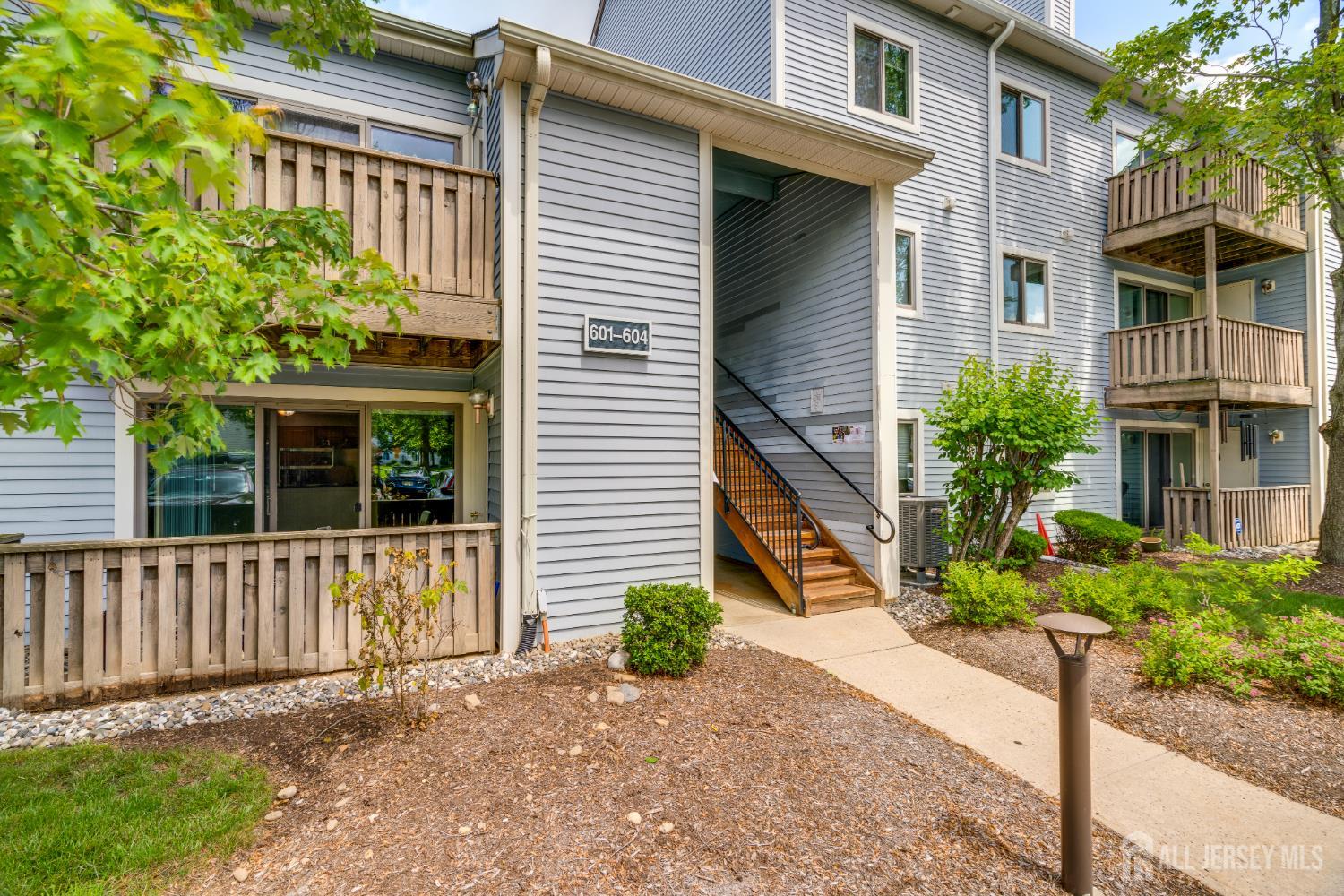 604 Aspen Drive, Plainsboro NJ 08536 - View 2