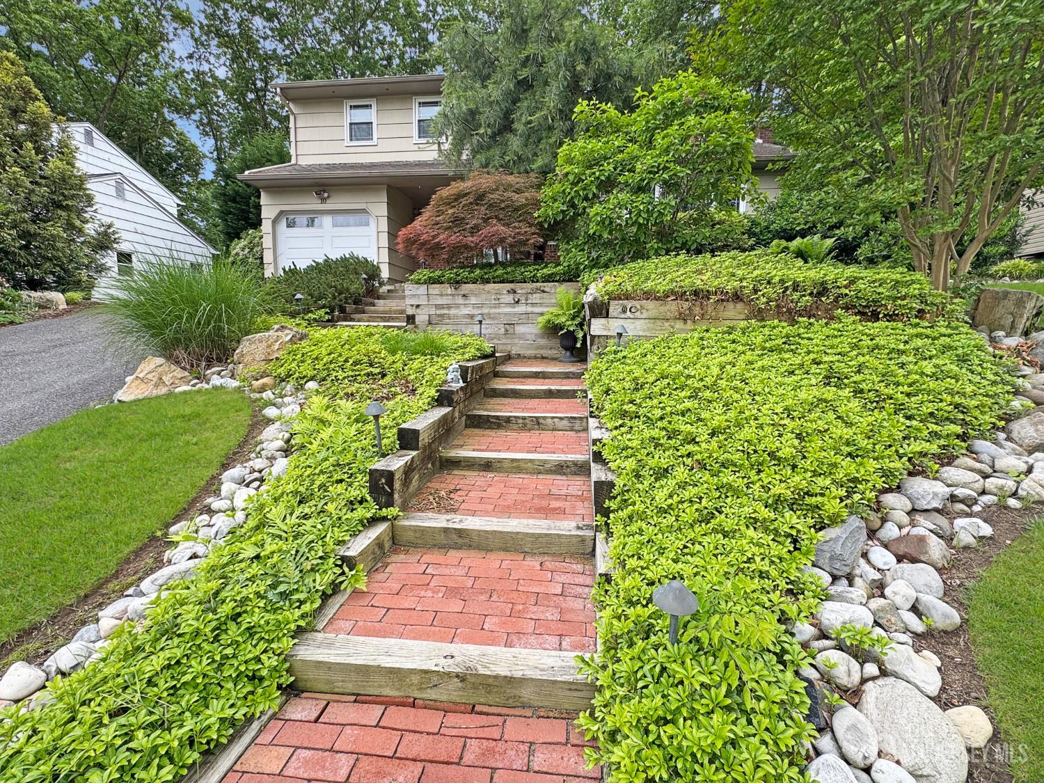 10 Saint Georges Road, East Brunswick NJ 08816 - View 2