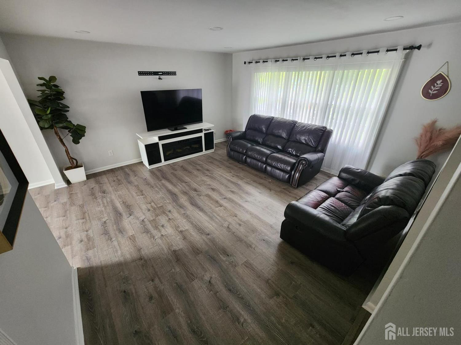 36 Richard Avenue, Hopelawn NJ 08861 - View 3
