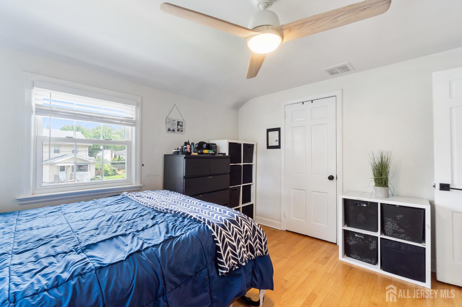 575 E Grant Avenue E, Roselle Park NJ 07204 - View 5