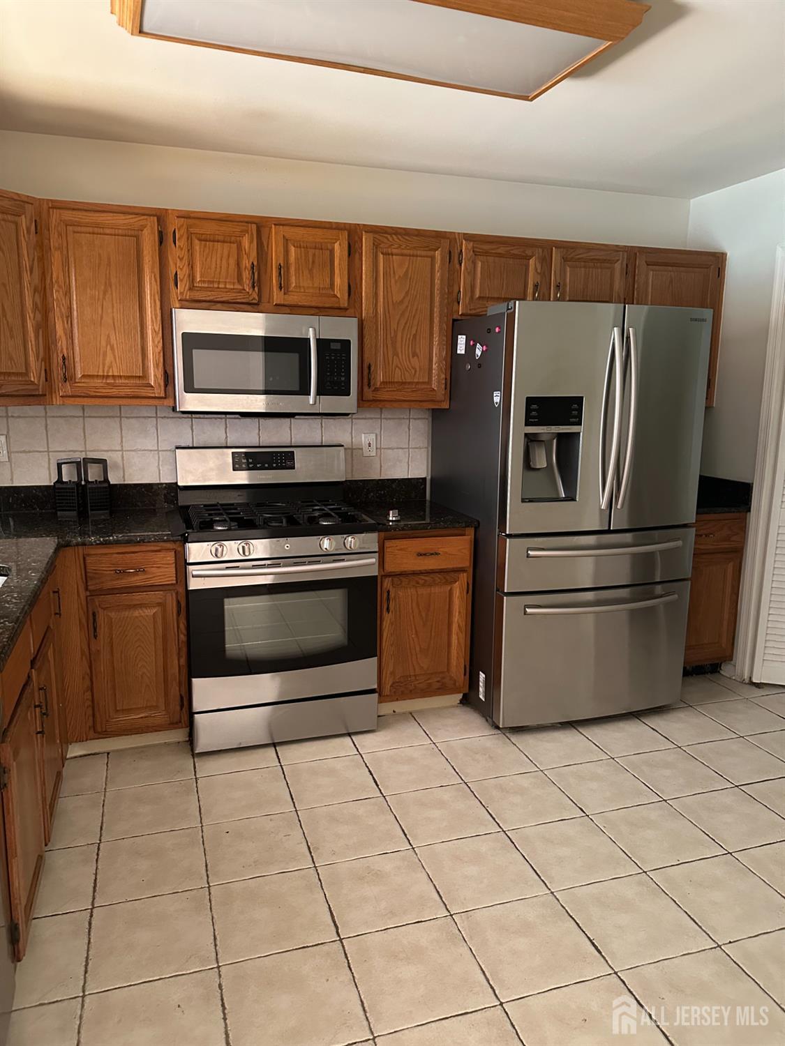 35 West Countryside Drive, South Brunswick NJ 08540 - View 4