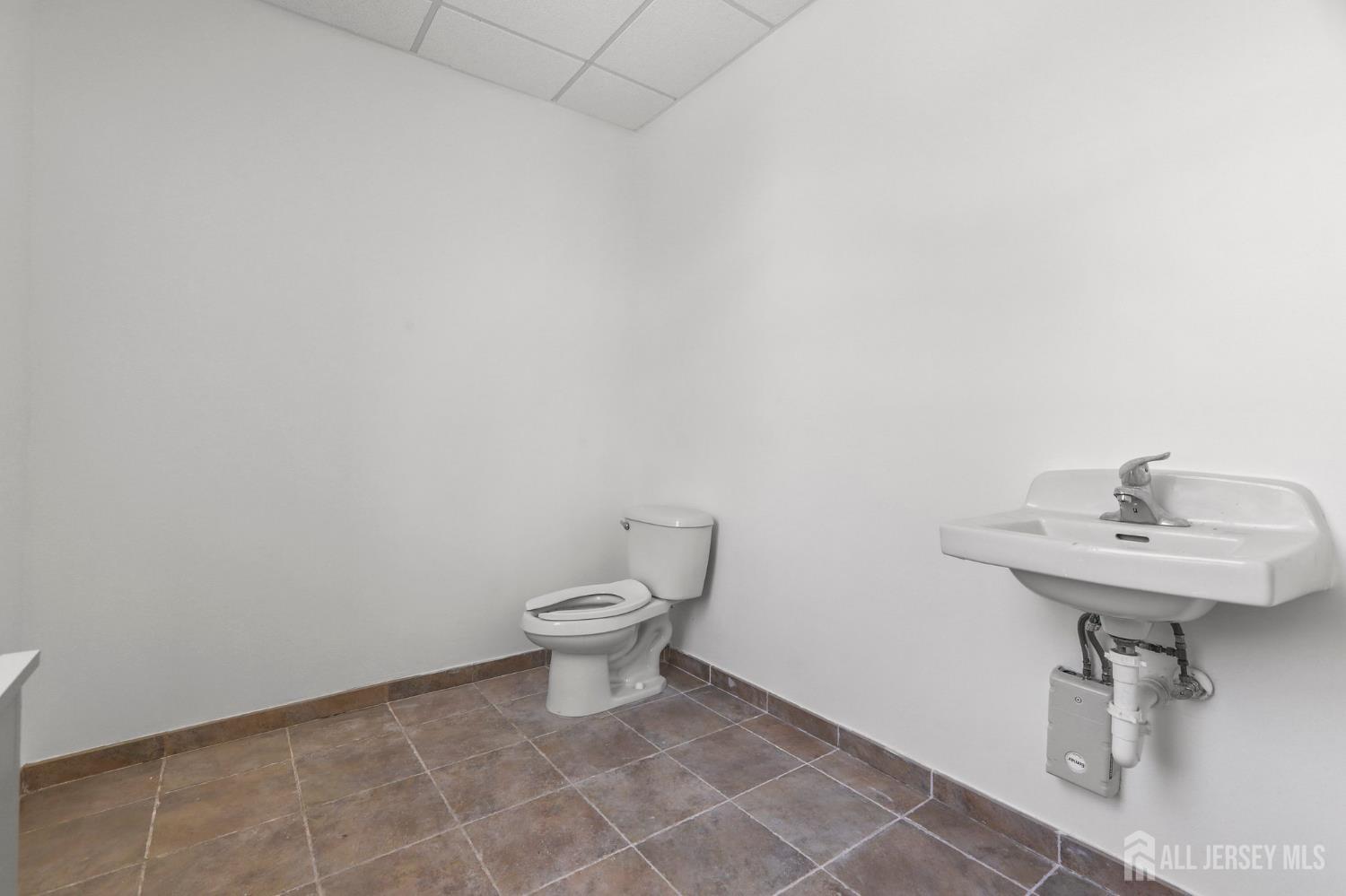 210 Augusta St, South Amboy NJ 08879 - View 4