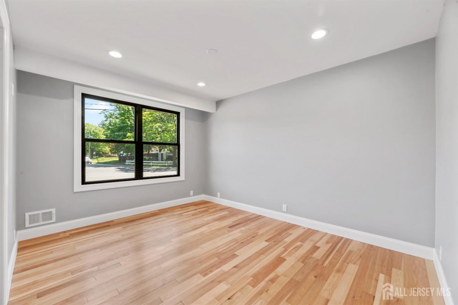 13 Lauretta Dr Drive, East Brunswick NJ 08816 - View 4