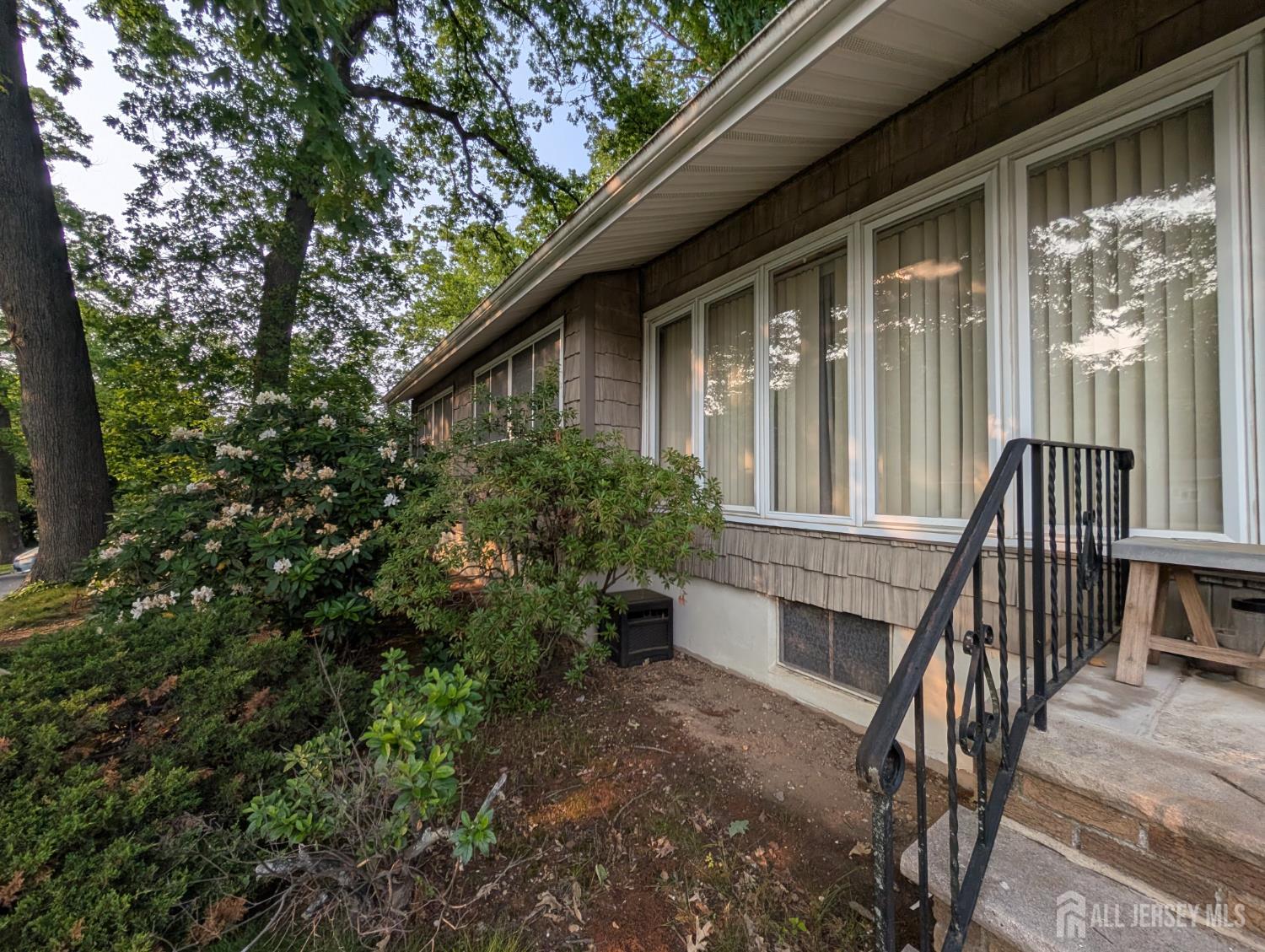 28 Tanglewood Lane, East Brunswick NJ 08816 - View 3