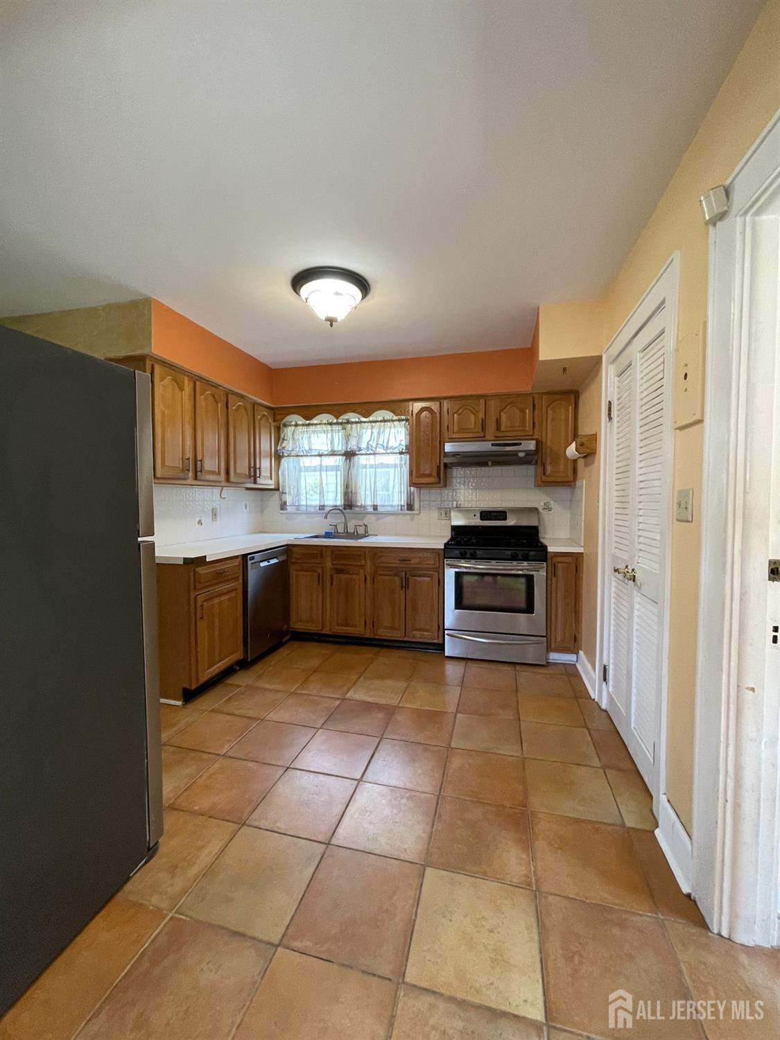 1211 So 9th Street, South Plainfield NJ 07080 - View 5