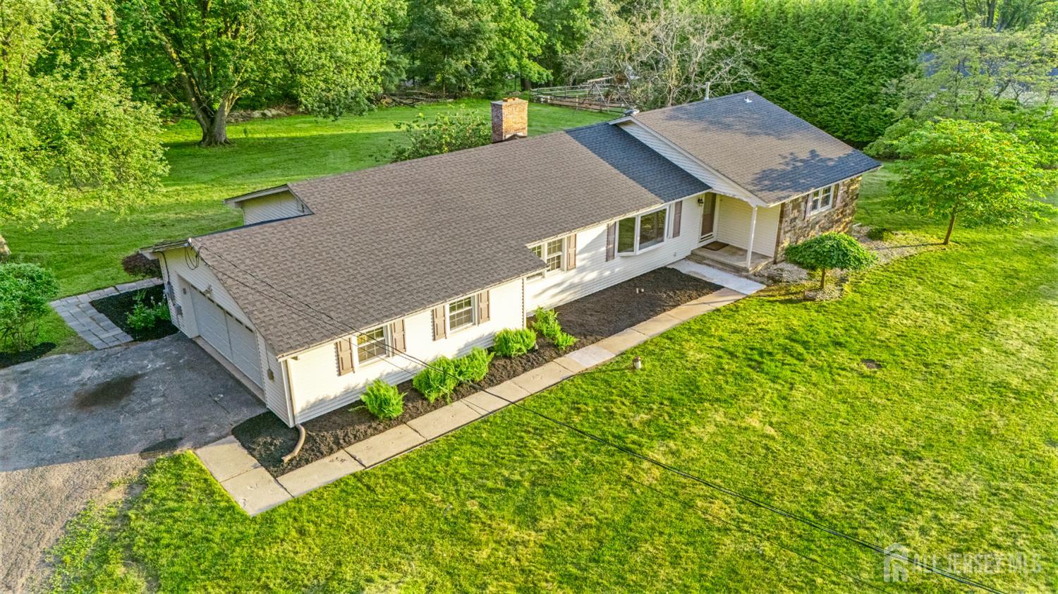 4 Hickory Trail, Flemington NJ 08822 - View 2