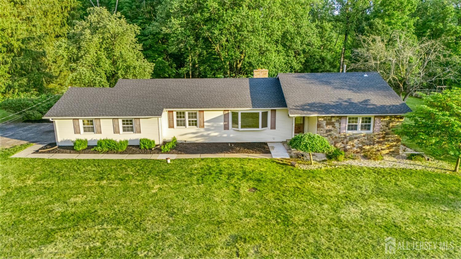 4 Hickory Trail, Flemington NJ 08822 - View 3
