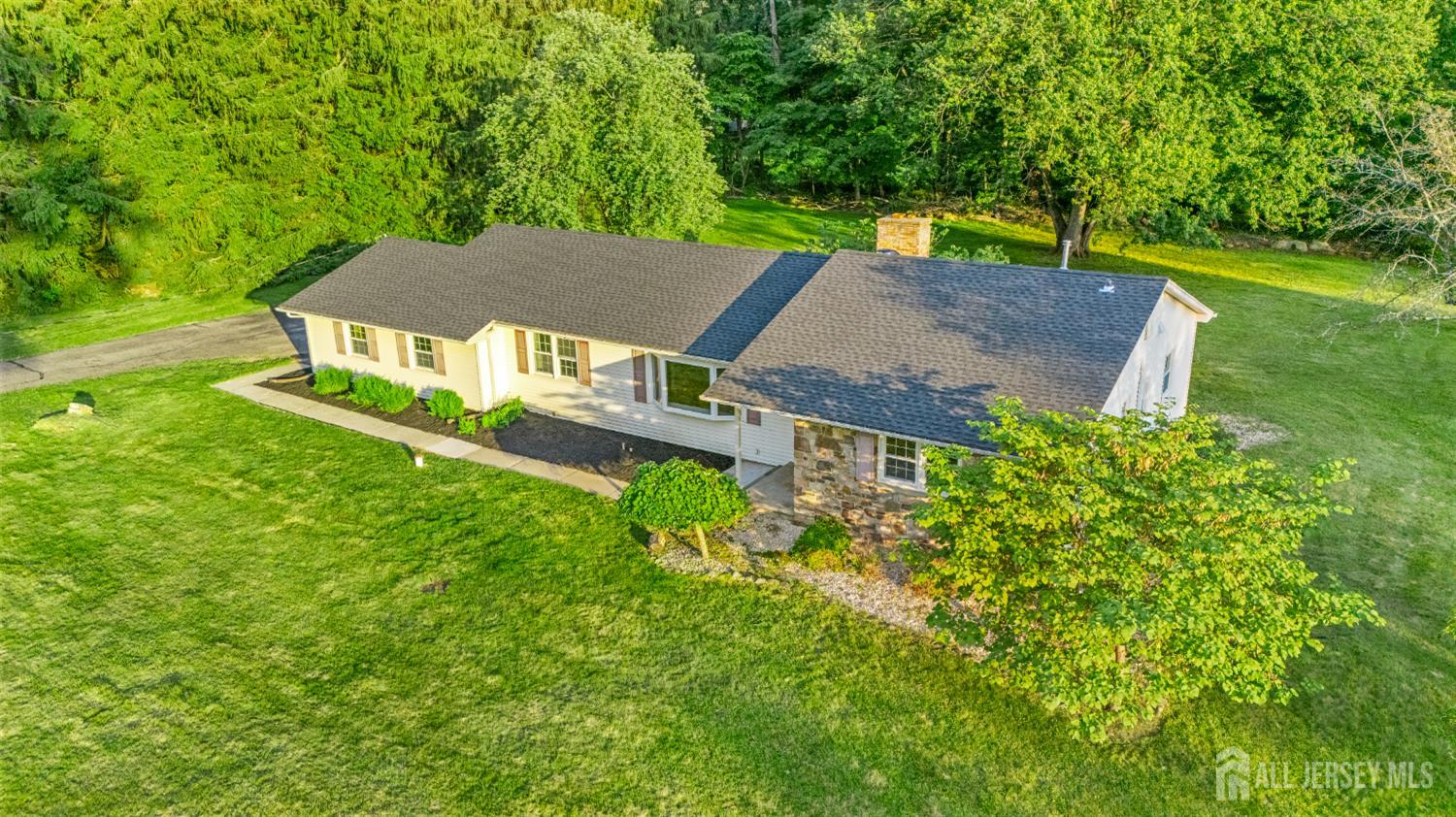 4 Hickory Trail, Flemington NJ 08822 - View 4
