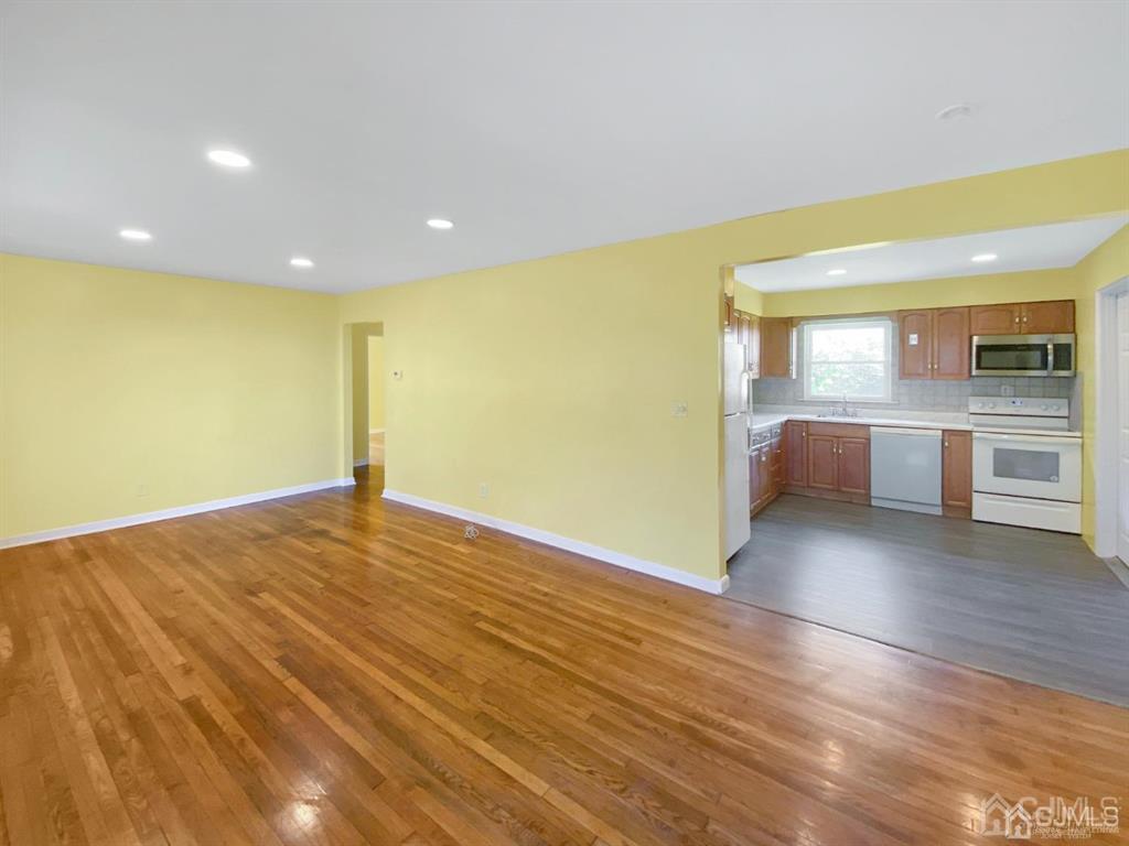 15 Race Track Road, East Brunswick NJ 08816 - View 5