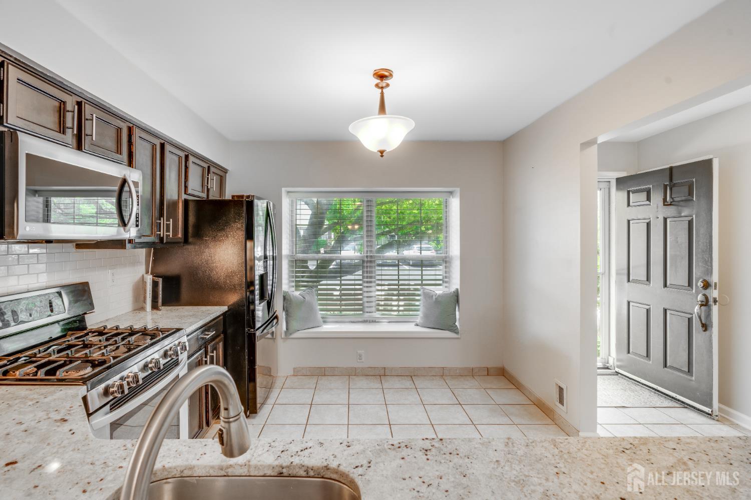 362 Aldeburgh Avenue, Franklin Twsp NJ 08873 - View 5